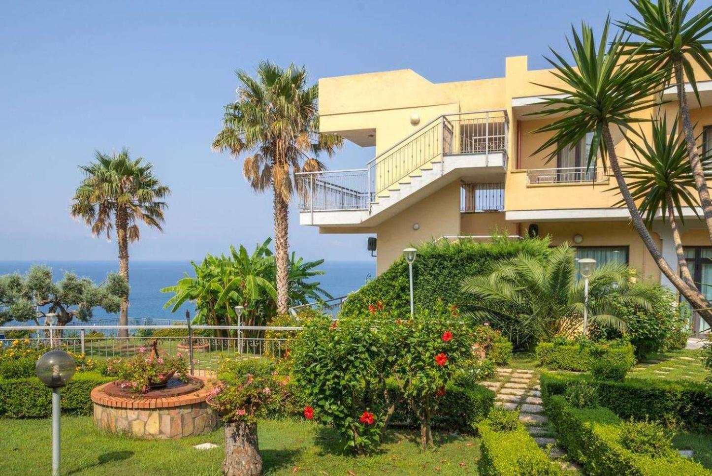 Nettuno Hotel Palace Бельведере-Мариттимо Экстерьер фото